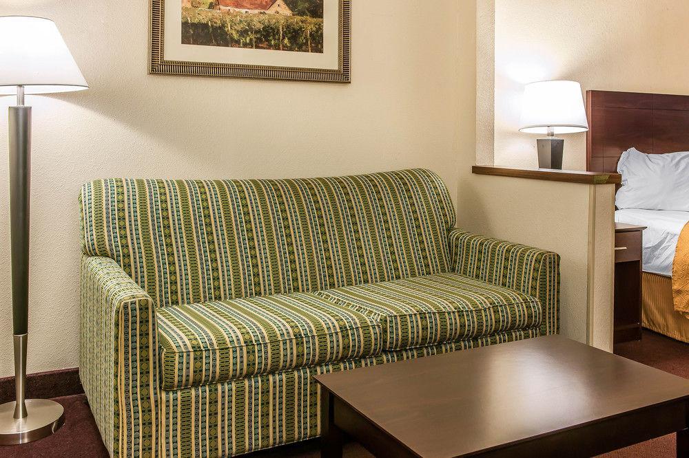 Quality Inn & Suites Danville Zewnętrze zdjęcie
