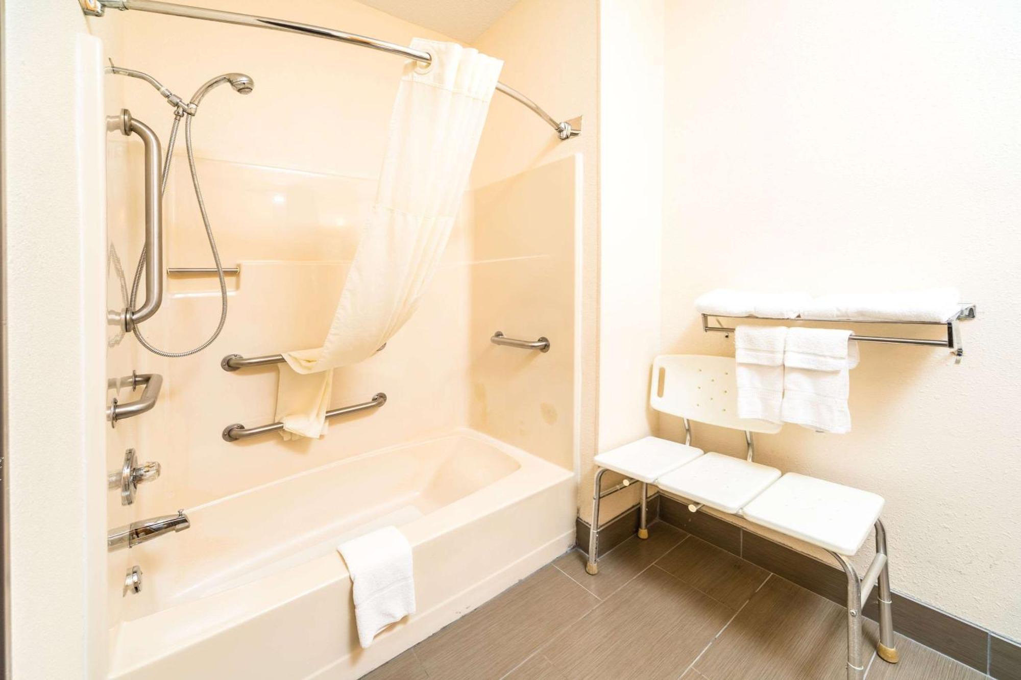 Quality Inn & Suites Danville Zewnętrze zdjęcie