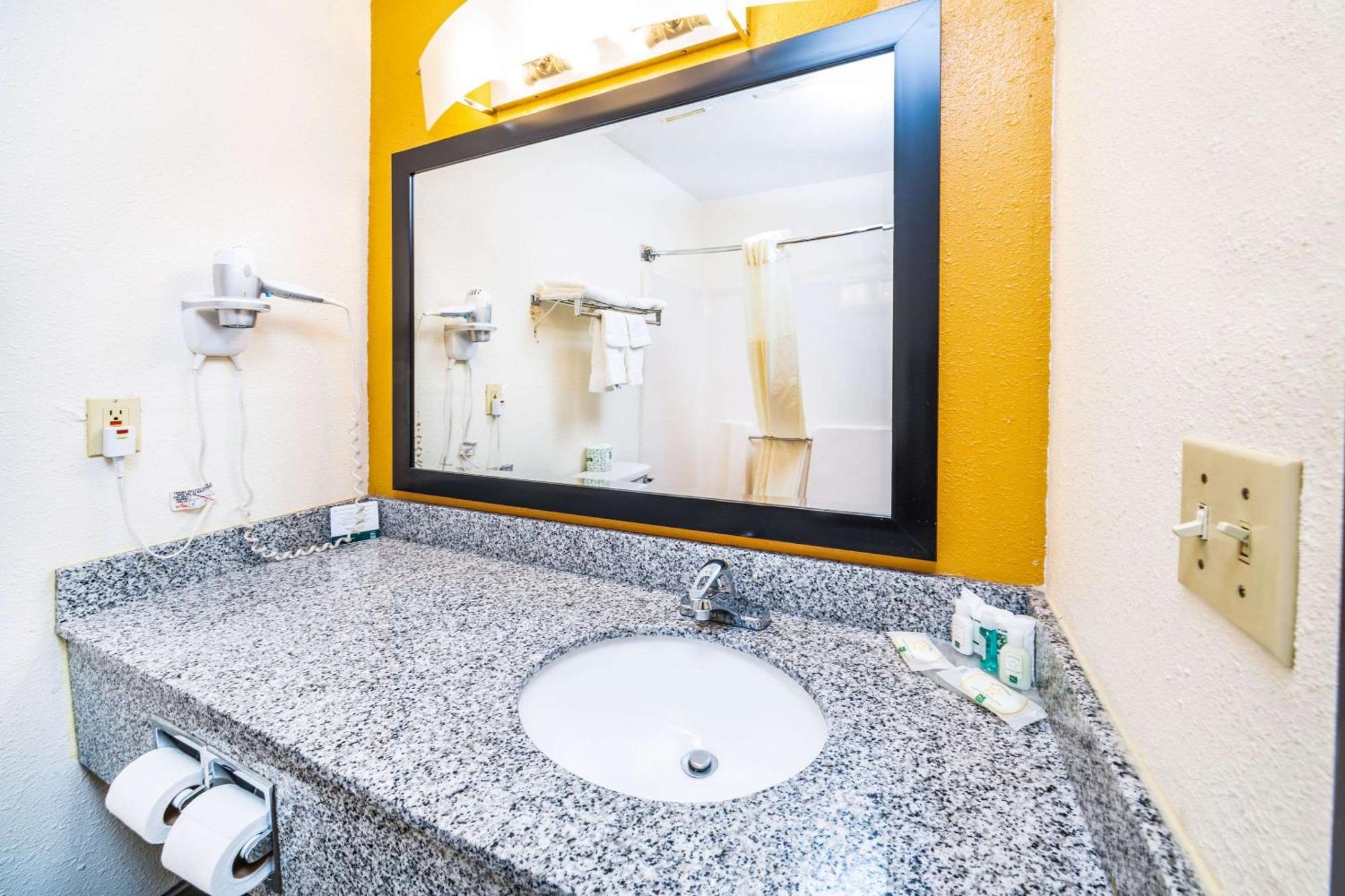 Quality Inn & Suites Danville Zewnętrze zdjęcie