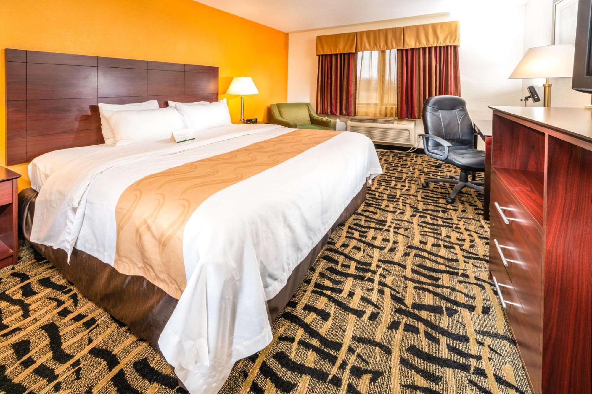Quality Inn & Suites Danville Zewnętrze zdjęcie