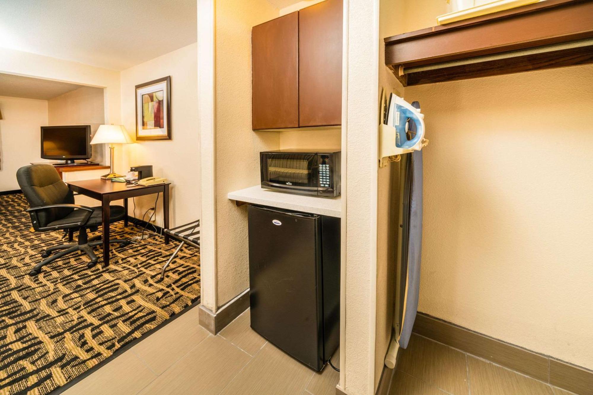Quality Inn & Suites Danville Zewnętrze zdjęcie